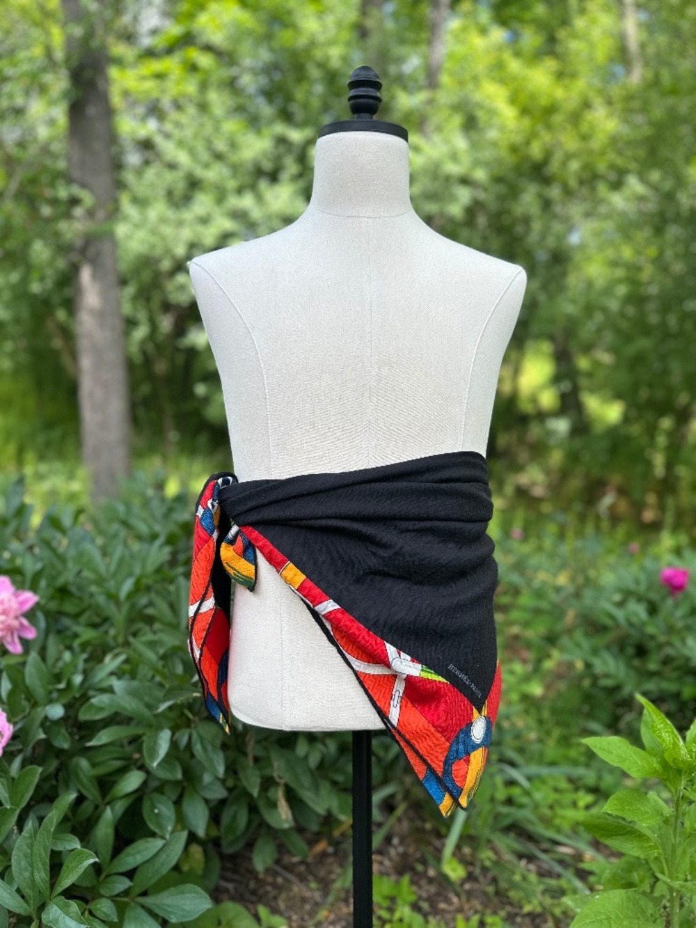 Scarf, Hermes Encadre Eperons d'Or